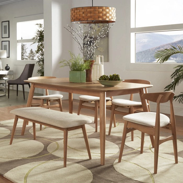 Modern kitchen table decor