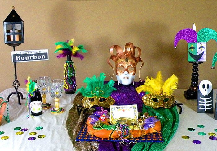 Mardi gras table decor