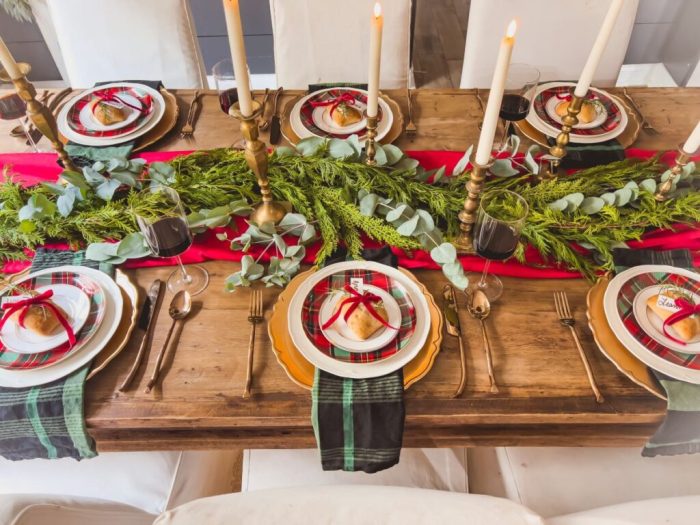 White christmas table decor