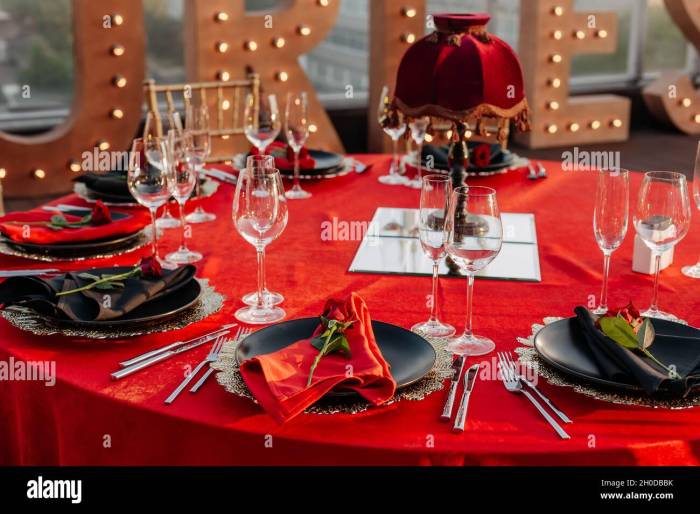 Yellow and black table decor