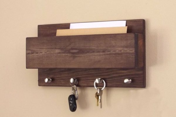 Wall decor key holder