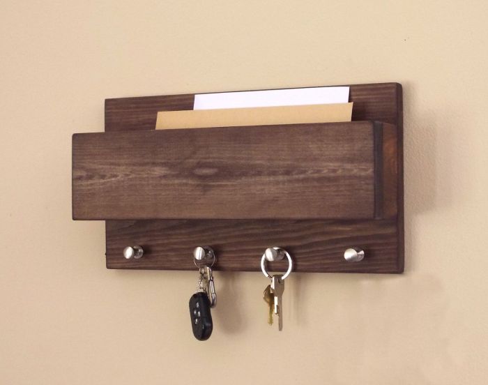 Wall decor key holder