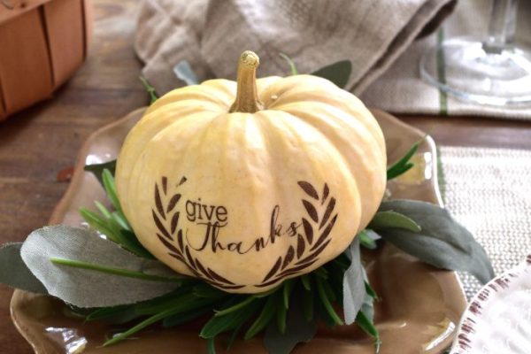 Rustic thanksgiving table decor